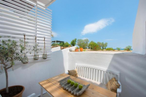 Гостиница Vamare Beachfront House  Геннадио